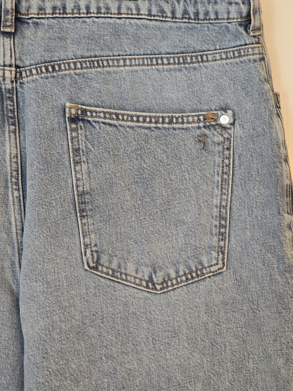 NWOT Pilcro Blue Embroidered Flower Jeans - 32 - Picture 5 of 7